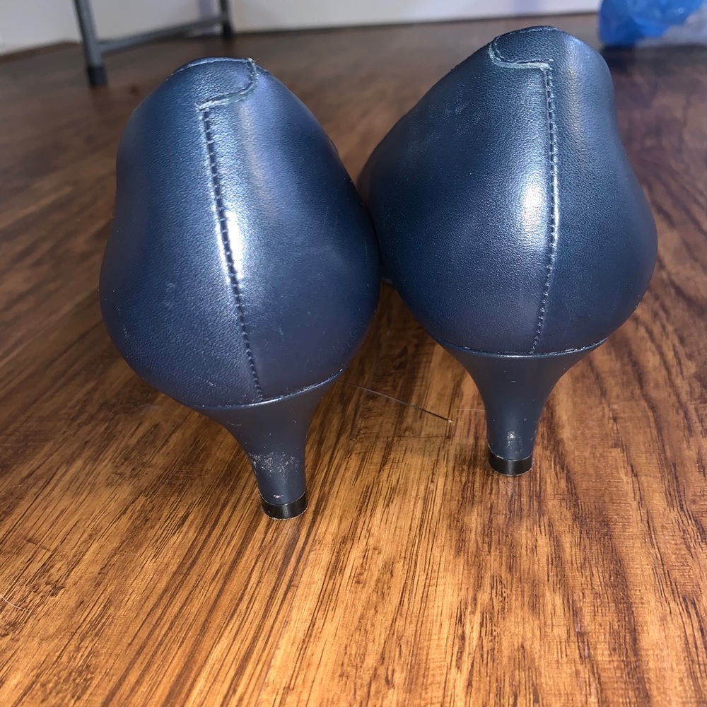 🔥 Closet Clear Out🔥. Clark’s Heavenly Shine  2” kitten heels .  Box included. - Picture 5 of 6